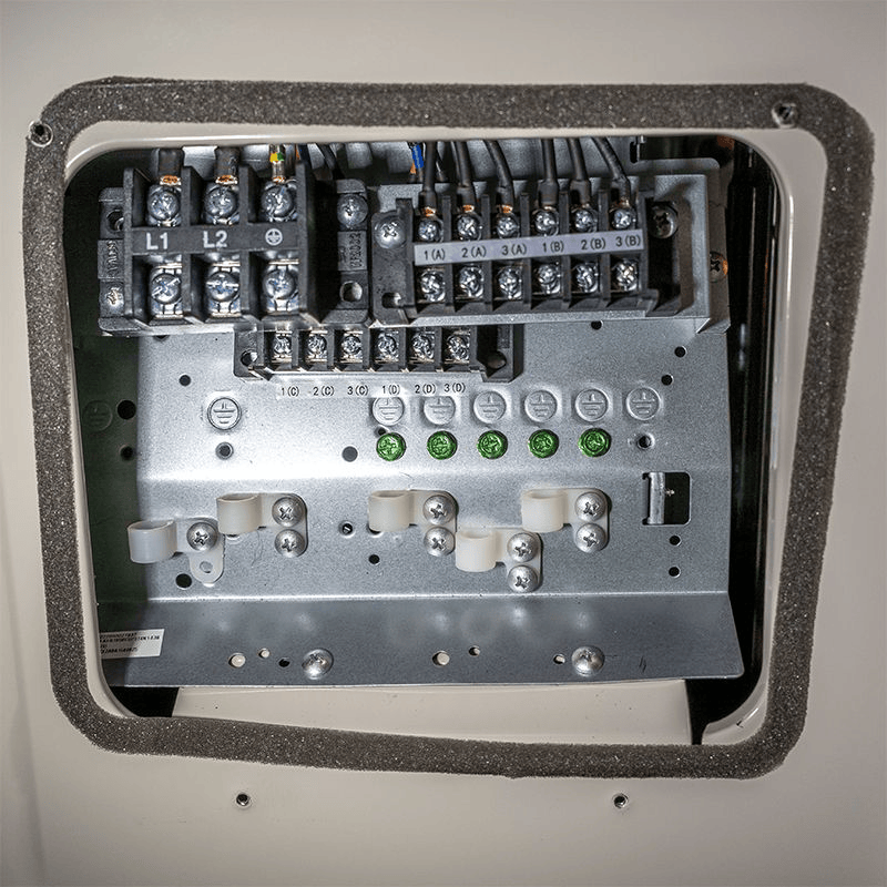 ACiQ outdoor unit featuring a high-performance fan and R410A refrigerant for reliable and efficient cooling